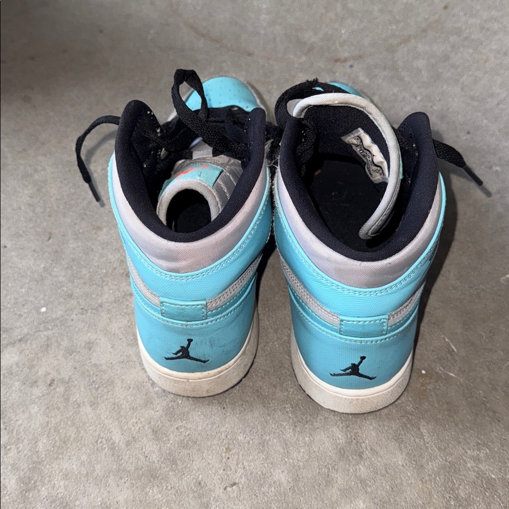 Jordan Gray and Blue (mint) kids 6.5Y High-Top Sneakers - Picture 2 of 7